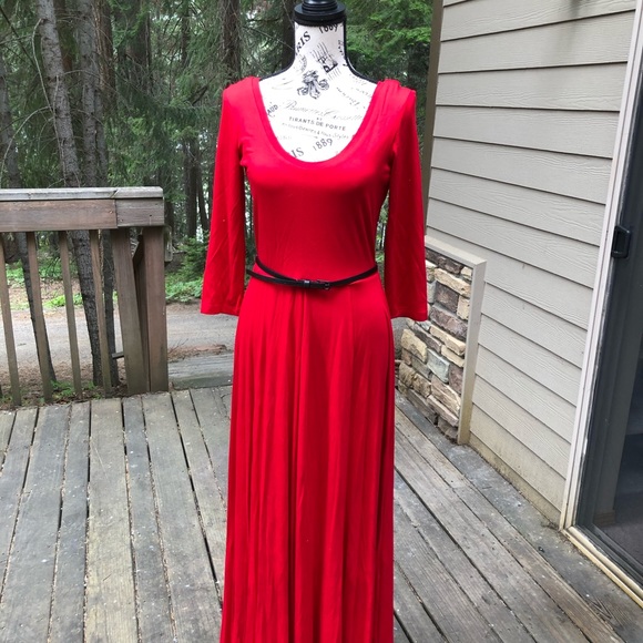 Calvin Klein Dresses & Skirts - Calvin Klein Scoop Neck belted Maxi Dress
